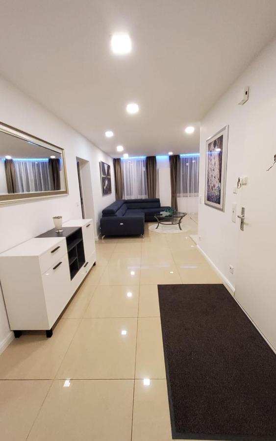 3 Zimmer Wohnung - Keine Party Wohnung ! 6 Personen Dusseldorf Luaran gambar