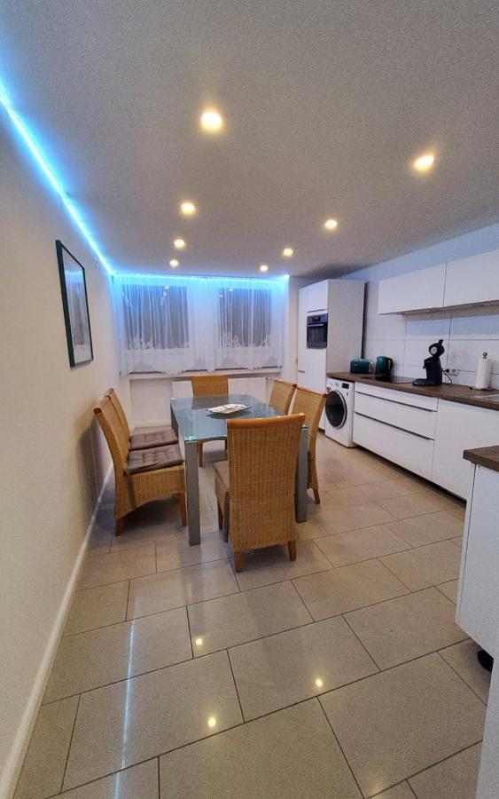 3 Zimmer Wohnung - Keine Party Wohnung ! 6 Personen Dusseldorf Luaran gambar